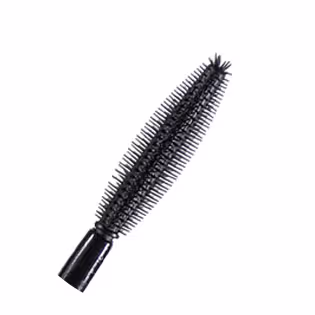 Defined lashes result with DABA Vegan Mascara